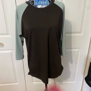 Lularoe tee